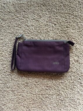 Haiku Stride Wristlet- Blackberry